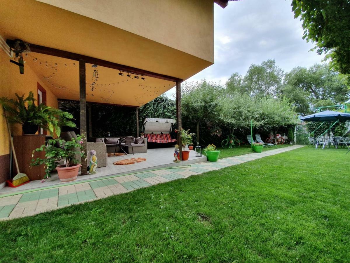 מלון Rîşnov Casa Lucky מראה חיצוני תמונה