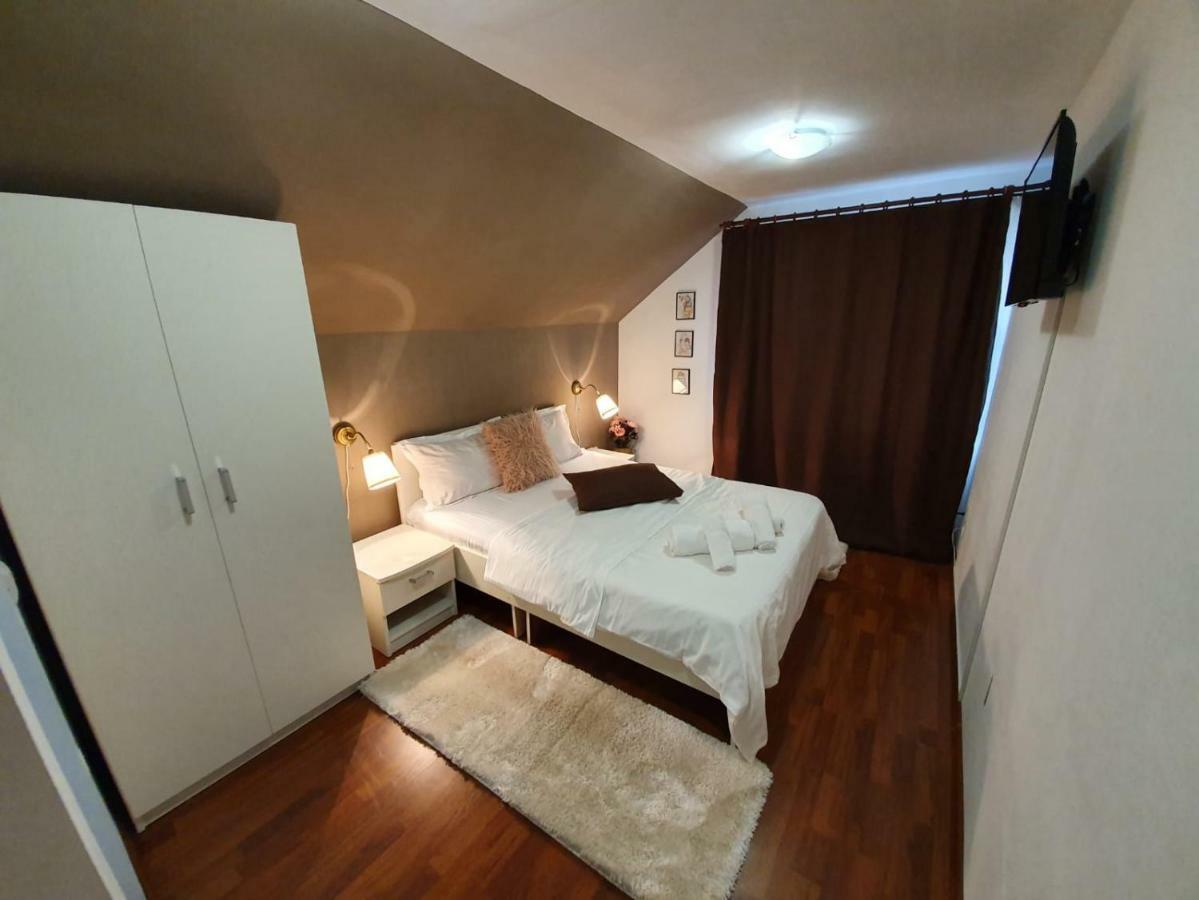 מלון Rîşnov Casa Lucky מראה חיצוני תמונה