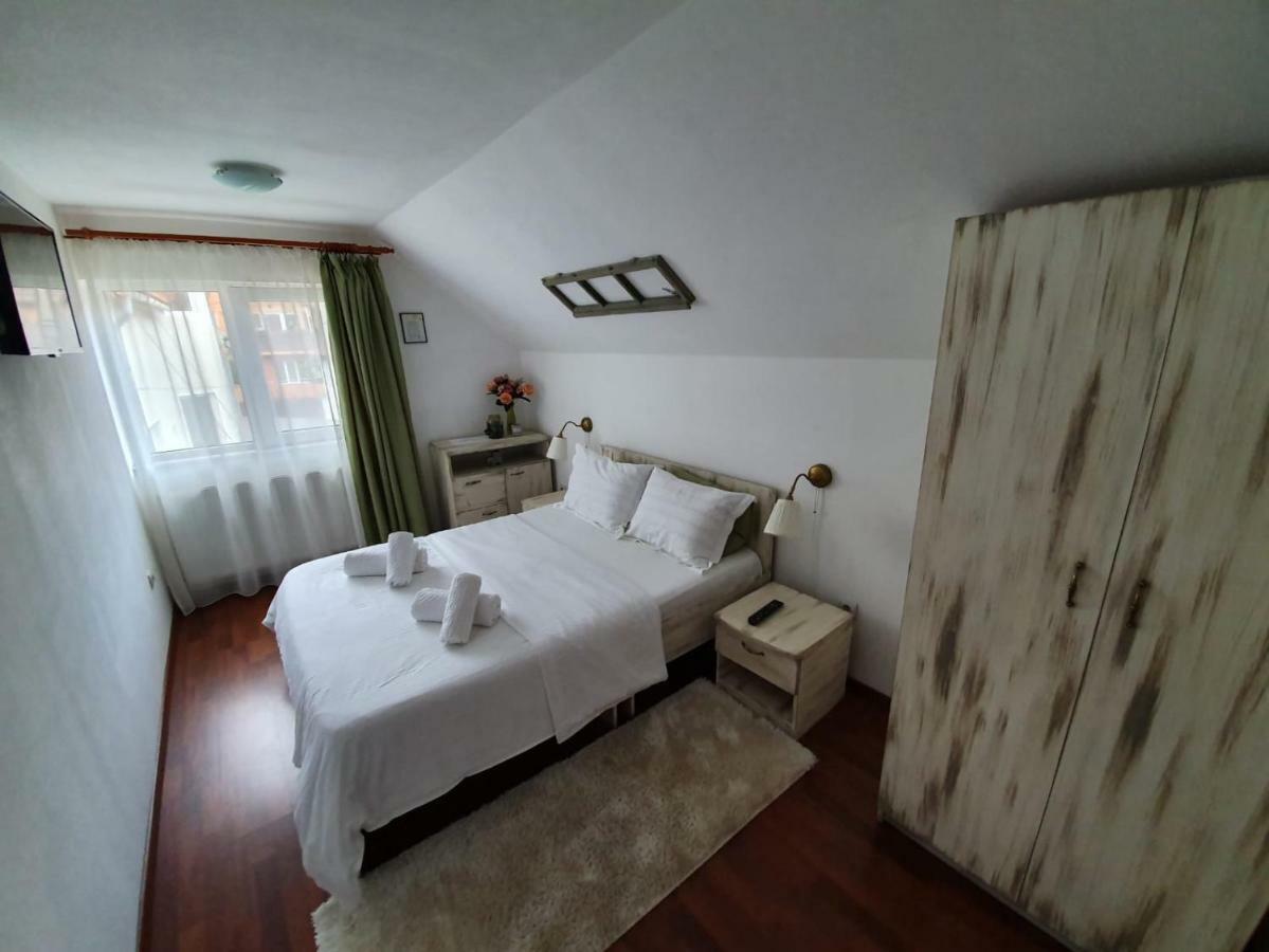 מלון Rîşnov Casa Lucky מראה חיצוני תמונה